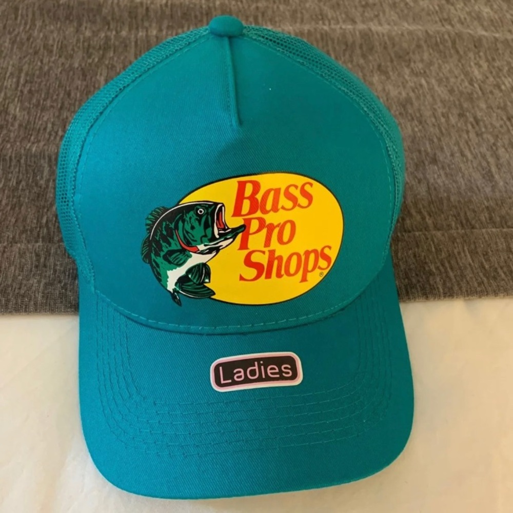 Women’s Bass Pro trucker hat brand new